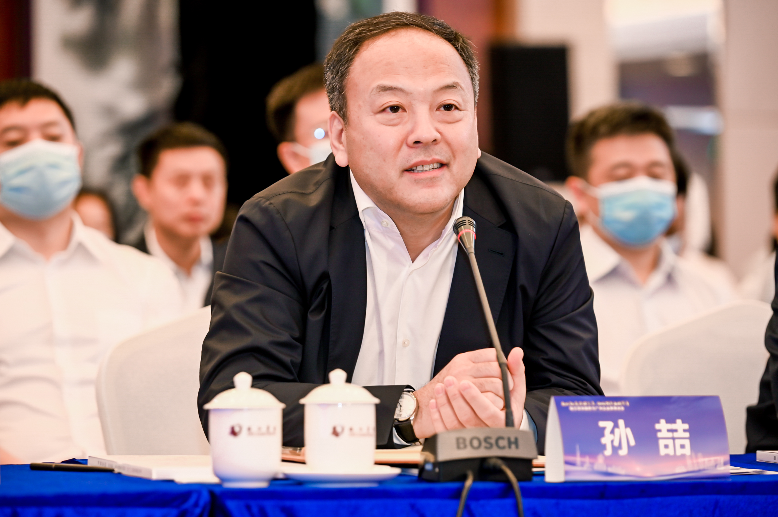 融通南北 共谱华章—— 黄瑞杰会长应邀出席哈尔滨市政府与广州企业家恳谈会(图1)